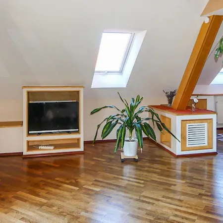 Neustift Apartment *